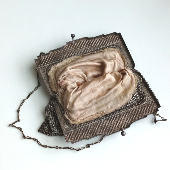 Antique / Vintage French Art Nouveau Style Chainmail Mini Purse Early 1900's - Picture 9 of 13